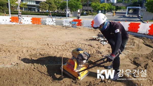 농림축산검역본부 회전교차로 경계석 설치 1