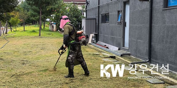 김천시 율곡동 안산공원 서낭댕이 공원 잔디관리공사 2차 예초 작업_6