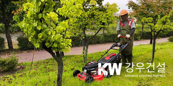 김천시 율곡동 안산공원 서낭댕이 공원 잔디관리공사 2차 예초 작업_7