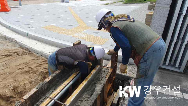 농림축산검역본부 회전교차로 트렌치 배수로 공사_4