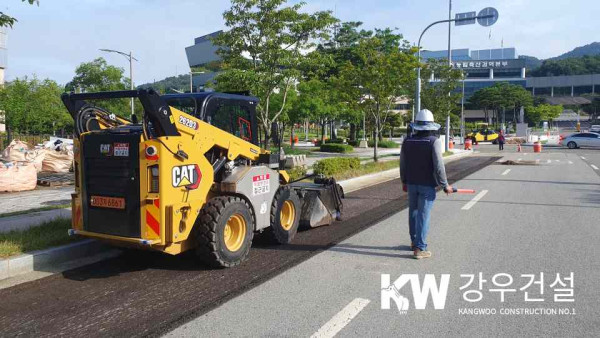 농림축산검역본부 회전교차로 공사 도로 아스콘 절삭 작업_2